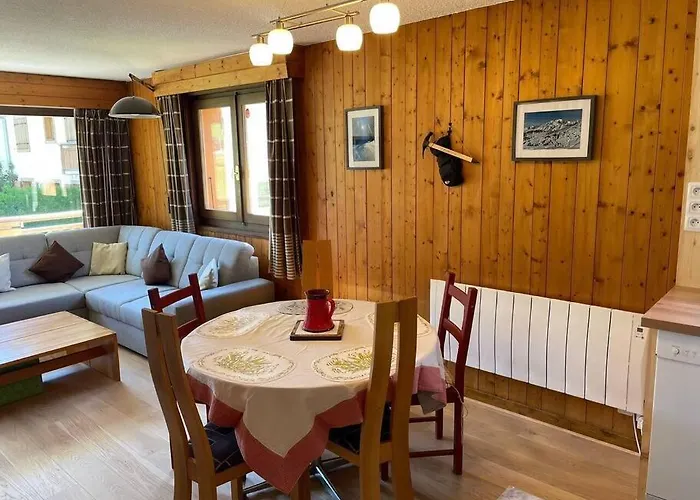 Charming Bright Spacious Village Walk To Lift Hike