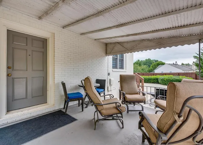 Cozy + Modern Norcross Hideaway W/ Covered Porches