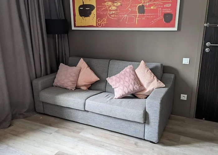 Disneyland Deluxe Flat, Outside Pool, Climatisation, 1 Min To Disney Parks
