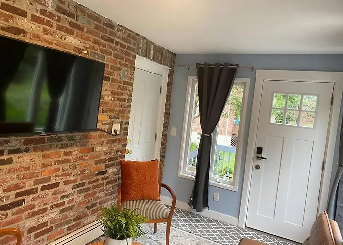 Unique & Peaceful Boston Home, Ideal For 2026 World Cup Visitor, Free Parking