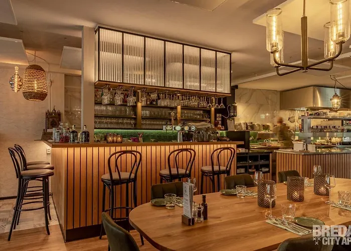 Ruim Comfortabel Appartement Centrum Breda Met Restaurant!