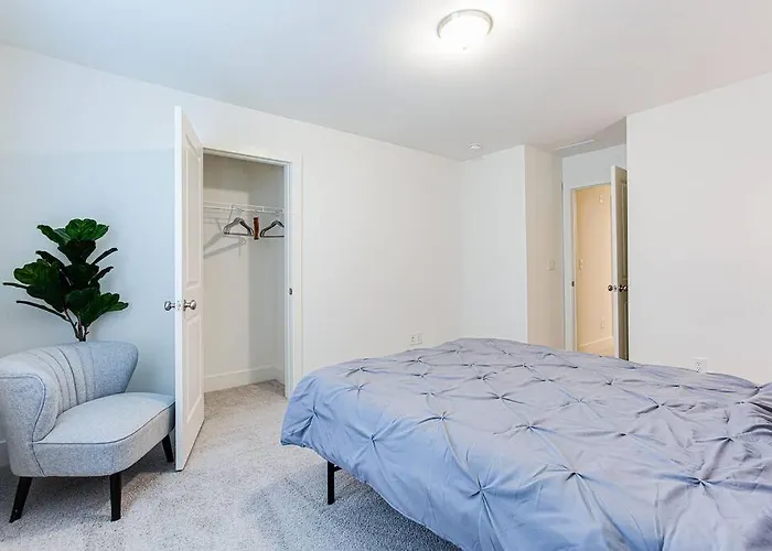 2022 Quiet Relaxing And Secure Town House Near Atlanta