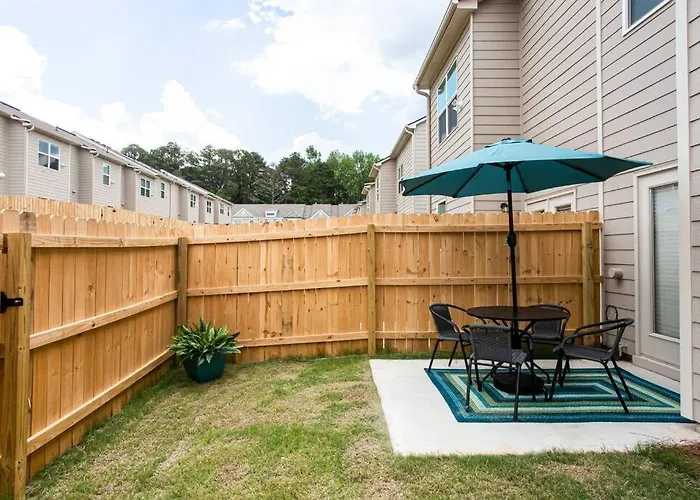 2022 Quiet Relaxing And Secure Town House Near Atlanta
