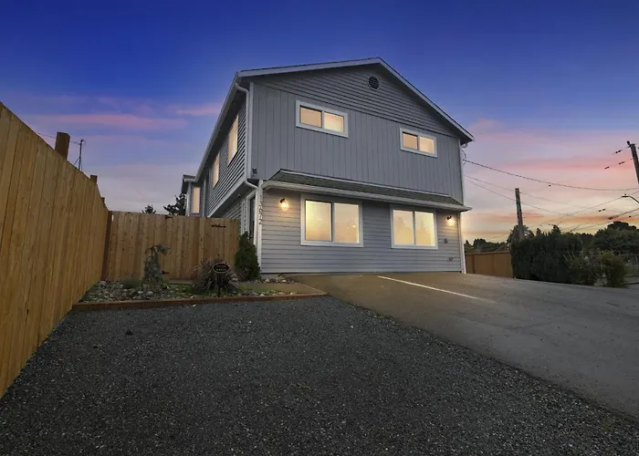 Pacific Northwest Retreat Duplex 3Min From Seattle