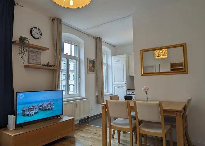 Saxonia De Luxe: Modern 2-Room Apartment with Parking in Chemnitz