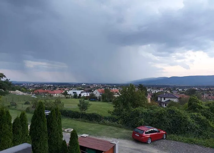 August Panorama Apartman