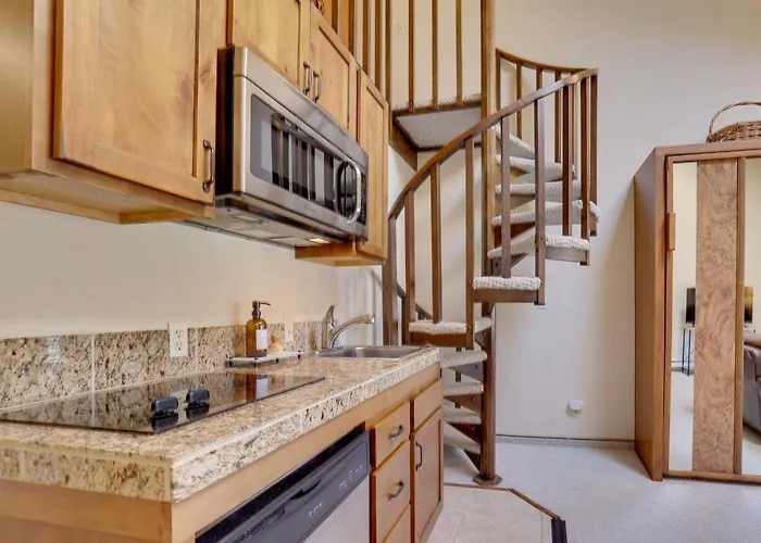 Private Balcony & Mtn Views: Granby Studio!