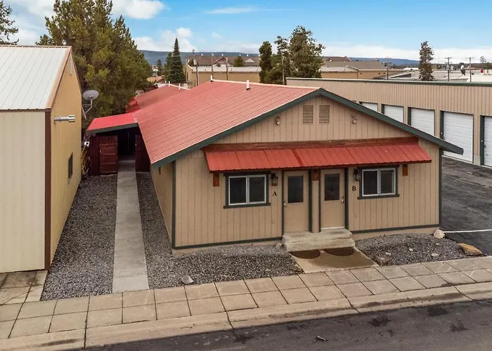 The Yellowstone Hideaway Unit B