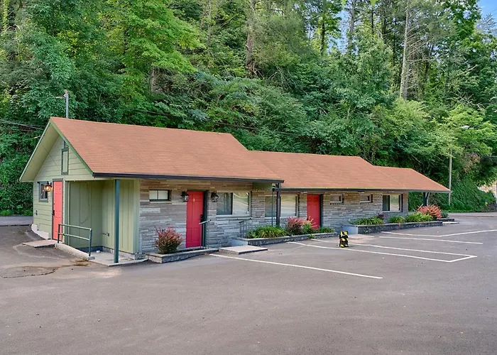 Newly Remodeled Motel In Gatlinburg!