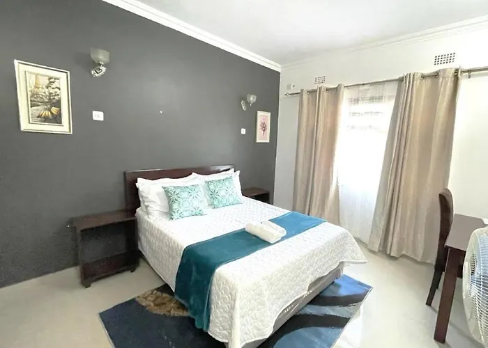 Busisiwe'S Rm Home