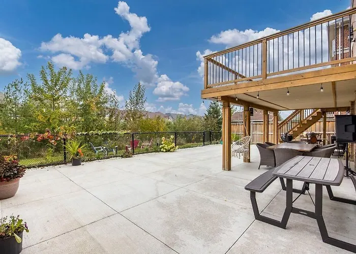 Walk-Out Basement Apartment With Private Entrance