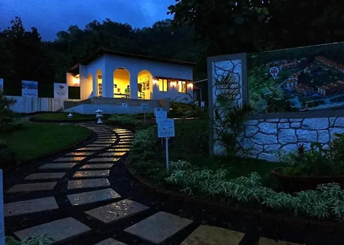 'The Mountain Majesty': Cozy 1 Bhk Apartment