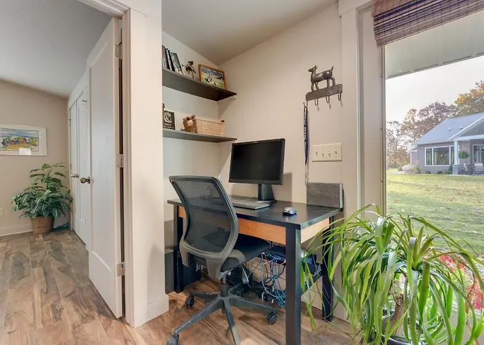 5 Mi To St Joseph River: Apartment W/ Fire Pit!