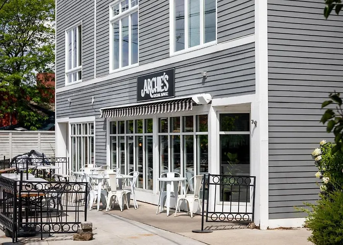 Midtown Modern - Urban Condo Walkable To Bars And Beach