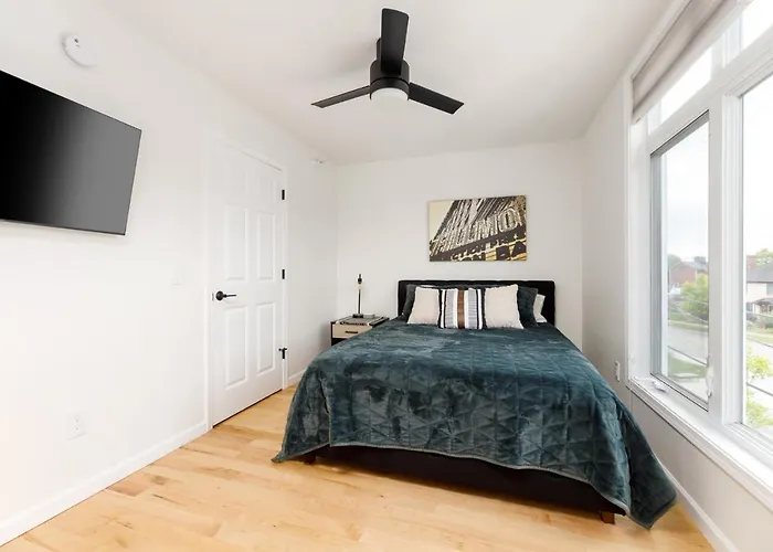 Midtown Modern - Urban Condo Walkable To Bars And Beach