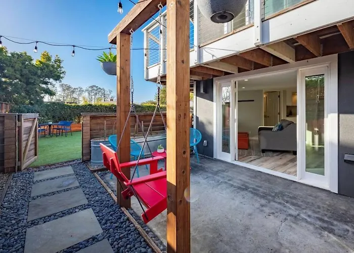 Coastal Zen Cottage - Walk To Beach