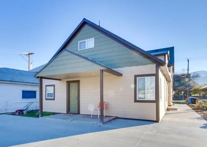 Smart Tv + Central A/C! Stylish Logan Retreat