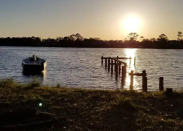 Studio With Private Beach On Bayou Grande