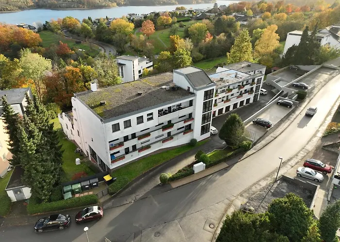 Premium Zuhause - Seeblick, Balkon, Pool & Seepromonade
