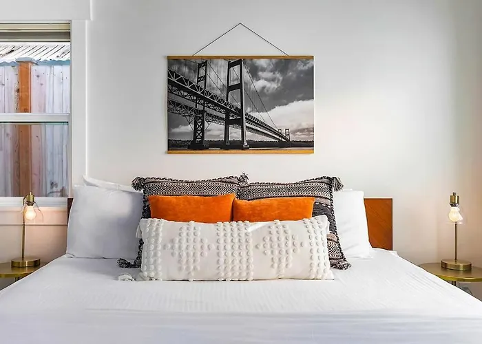 Walk To The Waterfront! The South Sound Suite