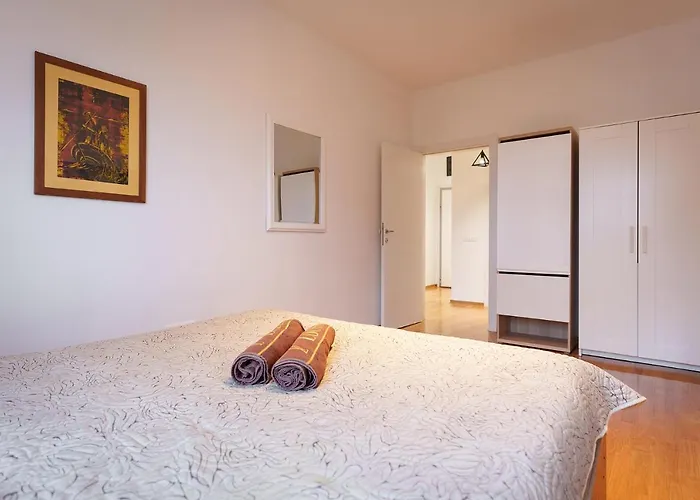 Yellow Lux Apartment
