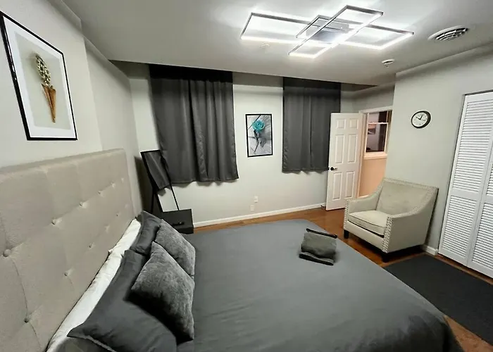 Downtown Albany 1 Bed With Workstation On Maiden Lane