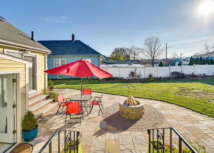 1 Mi To Downtown Salem: Studio W/ Fire Pit Access