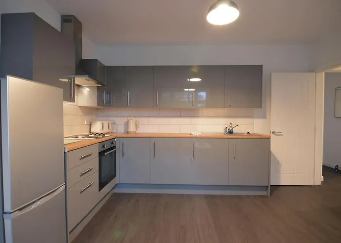 Contemporary 3 Bedroom Flat