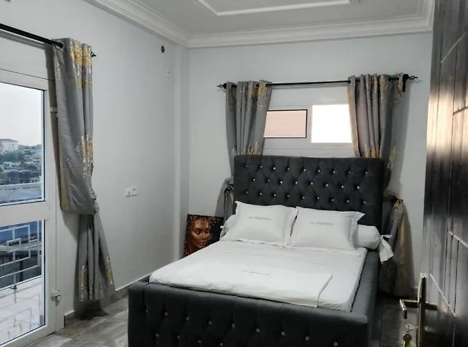 Magnifique Appartement Meuble Douala Kotto Avec Groupe Electrogene Et Wifi, Calme Et Securise