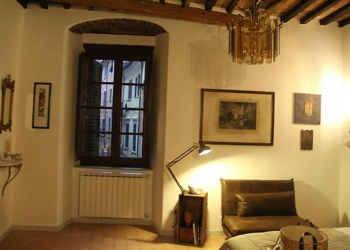 La Porta Sui Monti Di Luna