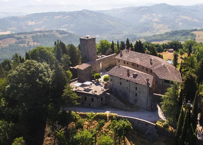 Hotel con piscina: Castello Di Petroia
