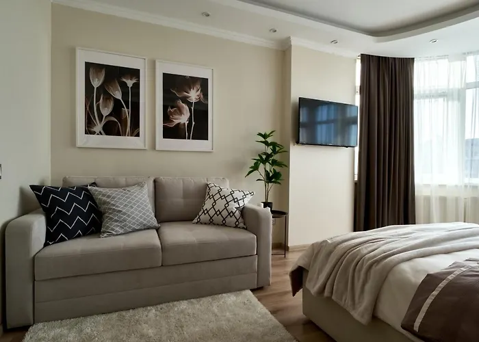 Сozy Kiev Apartment Str Chernovola