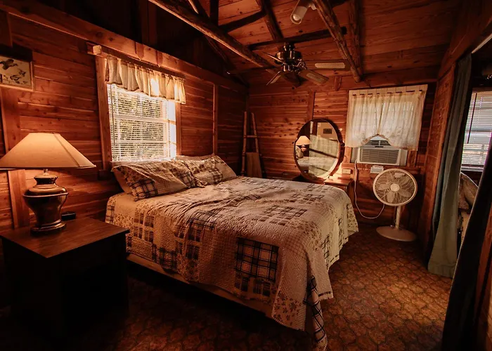 Thunderbird Lodge