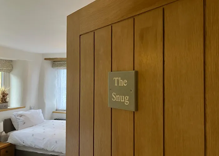 The Snug - Walker'S Delight