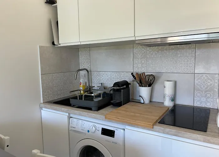 Proche Centre SANARY Studio climatisé 4 personnes