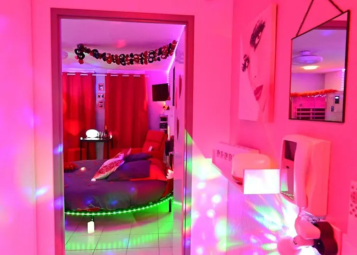 Love Room A Deux Pas De L'Ocean Avec Hammam, Sauna Et Bain A 2 Surprise Garantie
