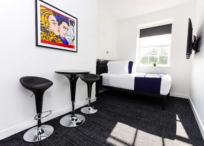 Modern Suite In Fenway Neighborhood