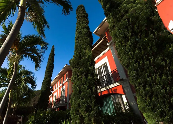 Los Altos Apartments & Studios