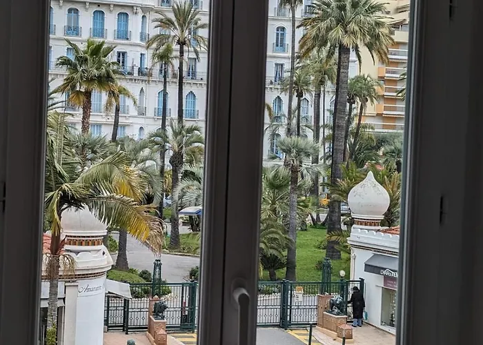 2 Pieces , Centre Ville , 100 Metres Des Plages.