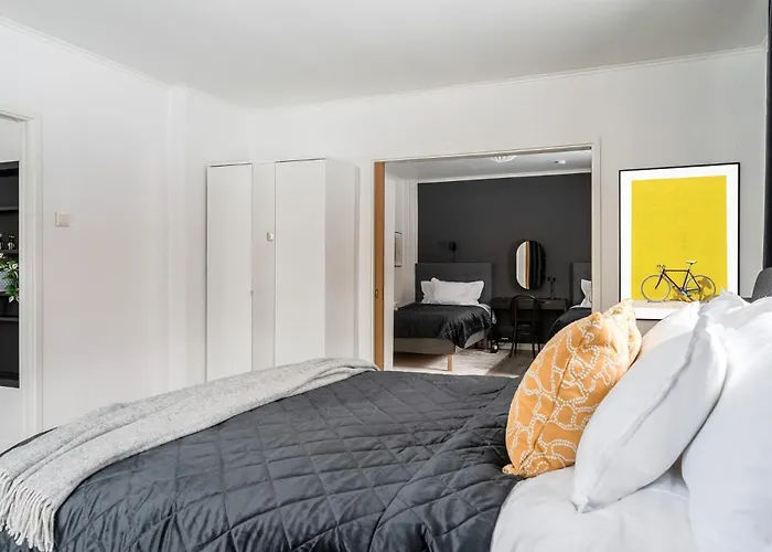 Guestly Homes - 2Br Business & Comfort