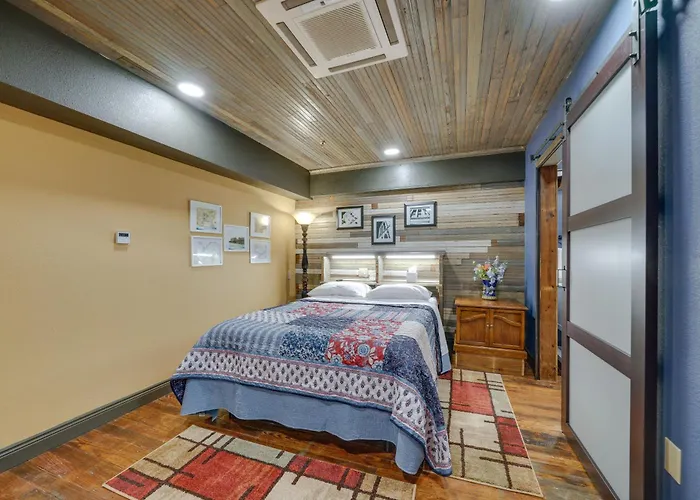 Central Texarkana Studio Rental W/ Railroad Views!