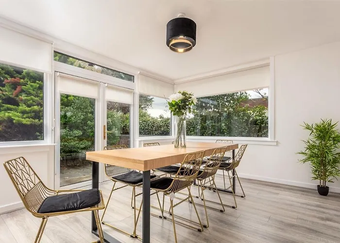 Cuthbert House - Donnini Apartments