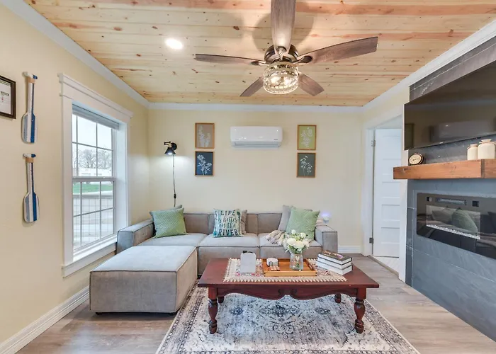 2 Mi To Dtwn: Chic Waco Studio W/ Fire Pit!