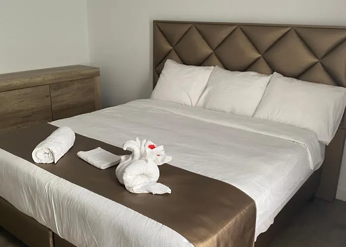 Vakantieverhuur: Empire Apartments Su 1 Celinastraat