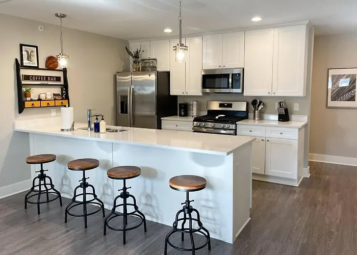 New Beautiful 3 Bedroom Condo In Bettendorf