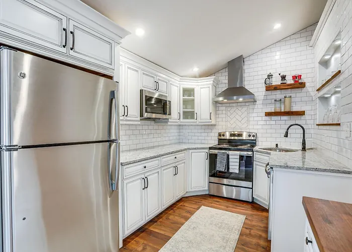 In-Town & Walkable: Historic Yardley Retreat!