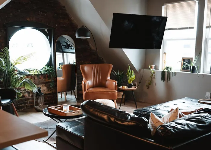 King Bed - Top Floor Penthouse