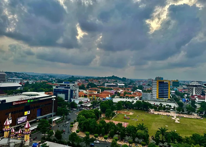 Kumu Warhol Residence Simpang Lima Semarang