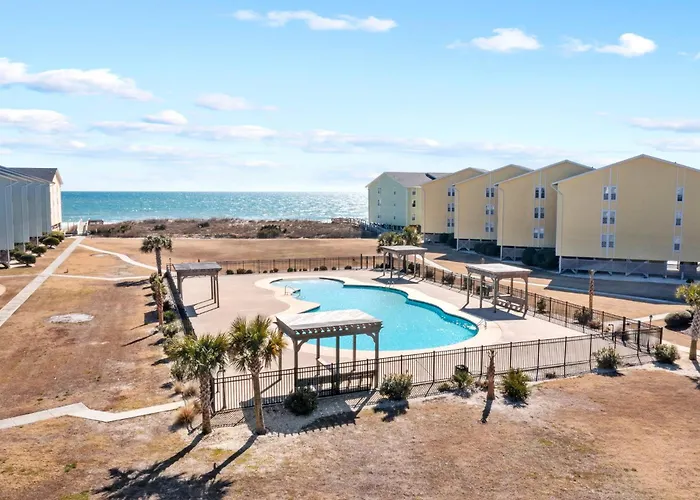 Oceanscape- Beach, Pool, And Sun Near The Heart Of Surf City!
