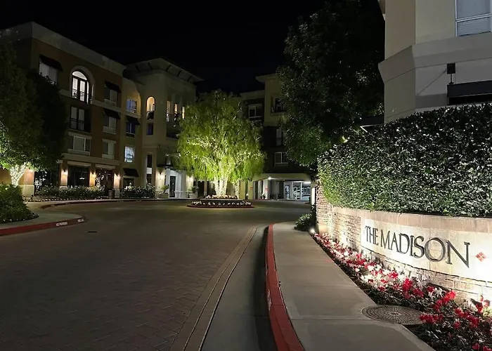 Luxury Modern Condo 3-Min From Six Flags W/Ps5, 1Gb Fast Wi-Fi Kingbed